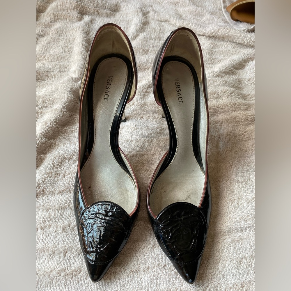 Versace Medusa heels size 7 37.5 black color